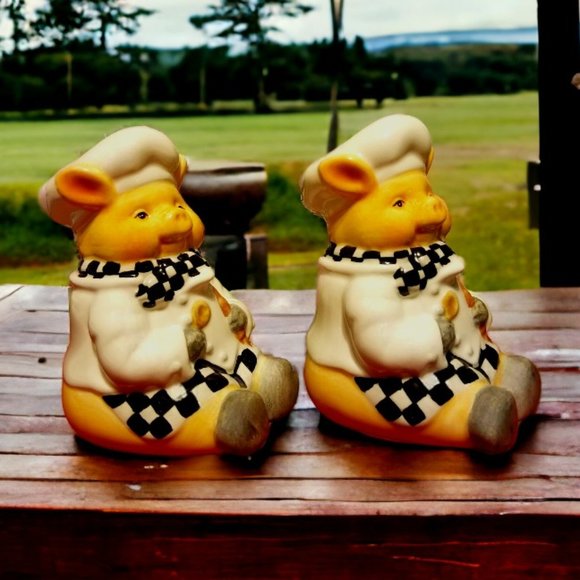 Pig Chef Salt & Pepper Shakers1999  by Young's Heartfelt Kitchen Creations - Picture 1 of 7